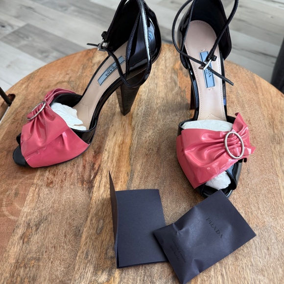 Prada Patent Leather Bow Sandals Size: 38 - Picture 6 of 16